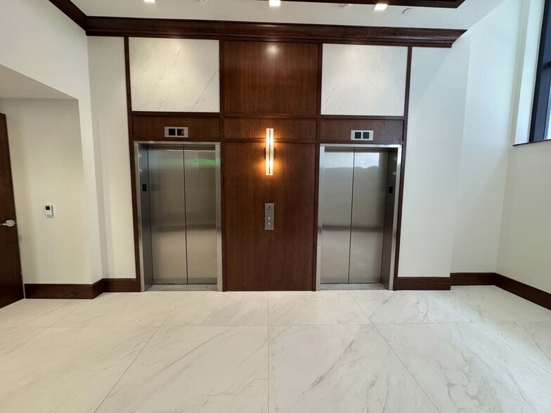 303 Banyan Blvd, West Palm Beach, FL à louer - Photo intérieure - Image 3 de 9