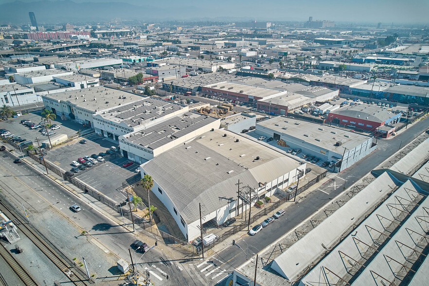 1705-1707 E 20th St, Los Angeles, CA à louer - Photo du bâtiment - Image 3 de 43