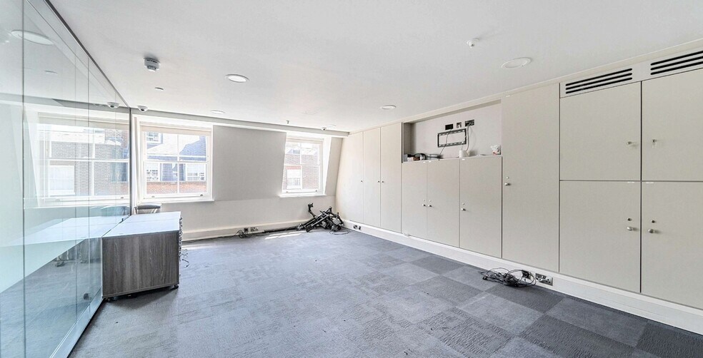 46 Hertford St, Londres à vendre - Photo de construction - Image 3 de 9