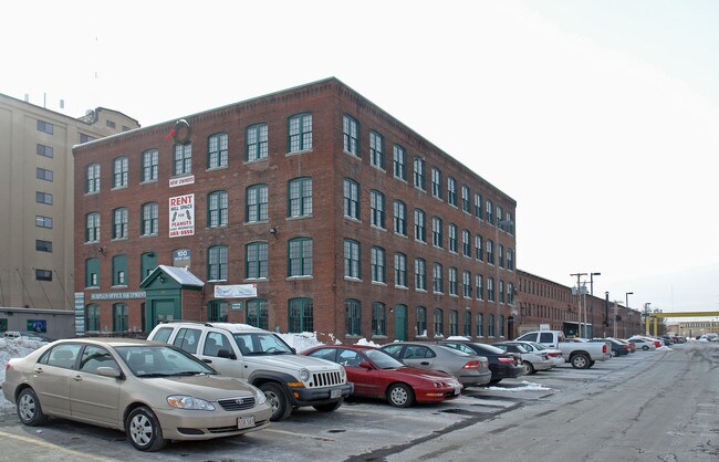 Plus de détails pour 100 Factory St, Nashua, NH - Commerce de détail, Local d'activités à louer