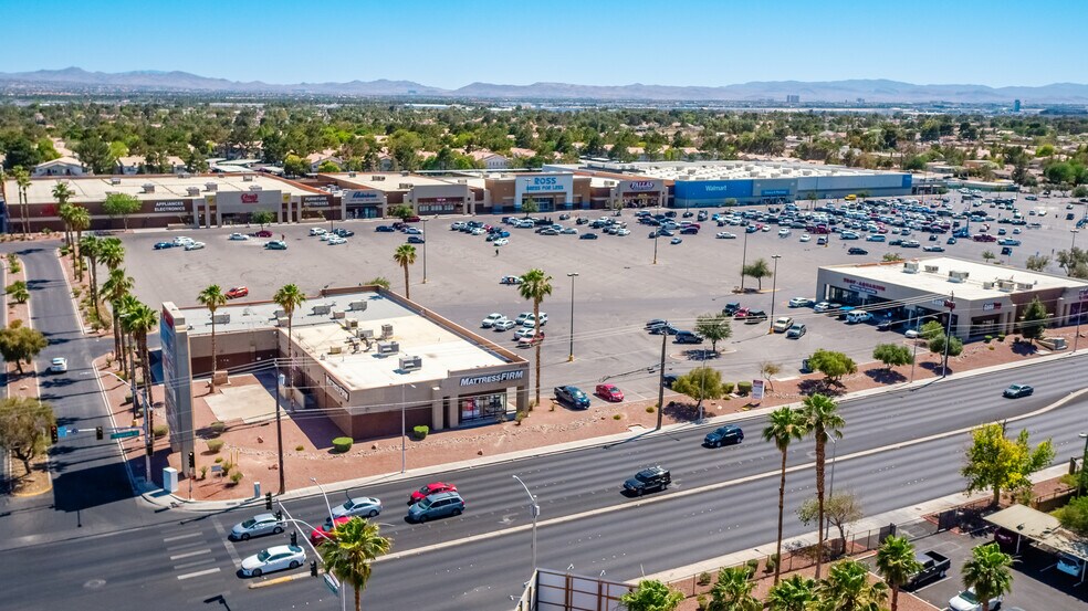 3025-3035 E Tropicana Ave, Las Vegas, NV à louer - Aérien - Image 3 de 3