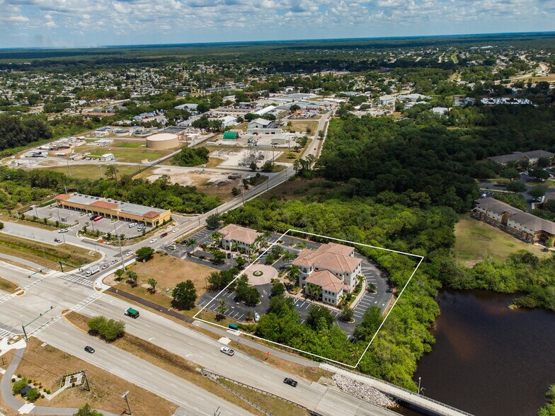 5920 Pan American Blvd, North Port, FL à louer - Photo du bâtiment - Image 2 de 37