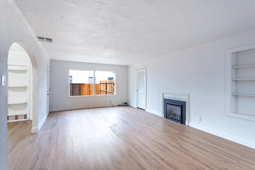 1025 Parkview Ave, Redding, CA à vendre - Photo du bâtiment - Image 3 de 38