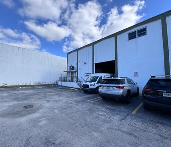 9869 NW 79th Ave, Medley, FL for lease - Building Photo - Image 2 of 8