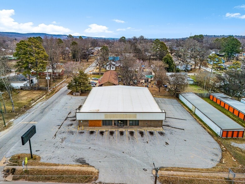 858 N Central Ave, Batesville, AR à louer - Photo du bâtiment - Image 3 de 19