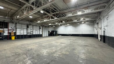 3650 E 93rd St, Cleveland, OH à louer Photo du bâtiment- Image 2 de 9