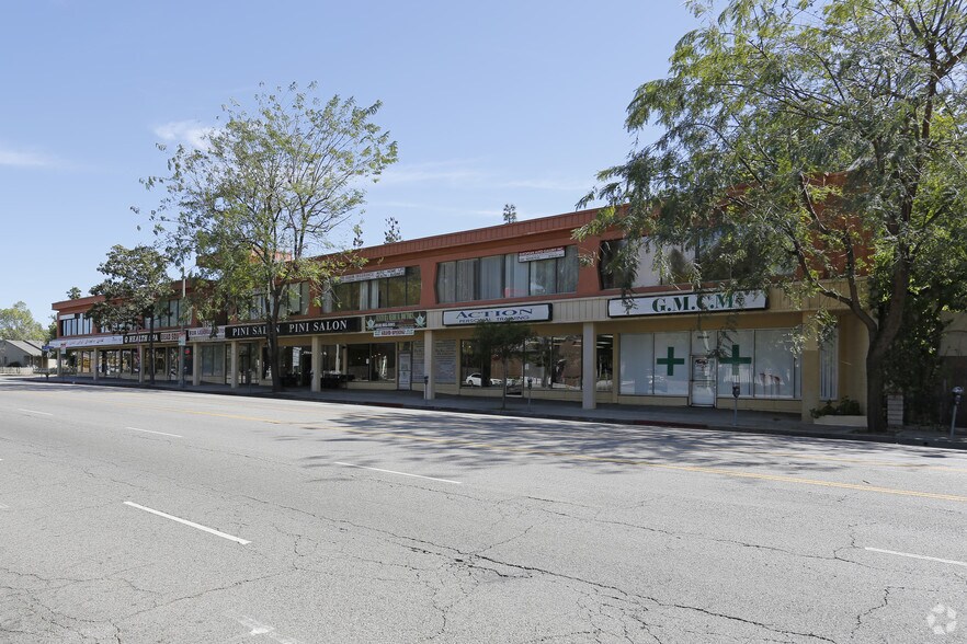 18330-18350 Ventura Blvd, Tarzana, CA à louer - Photo du bâtiment - Image 3 de 16