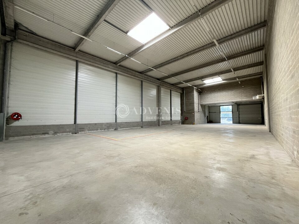 Flex in Mitry-Mory for lease Building Photo- Image 1 of 10
