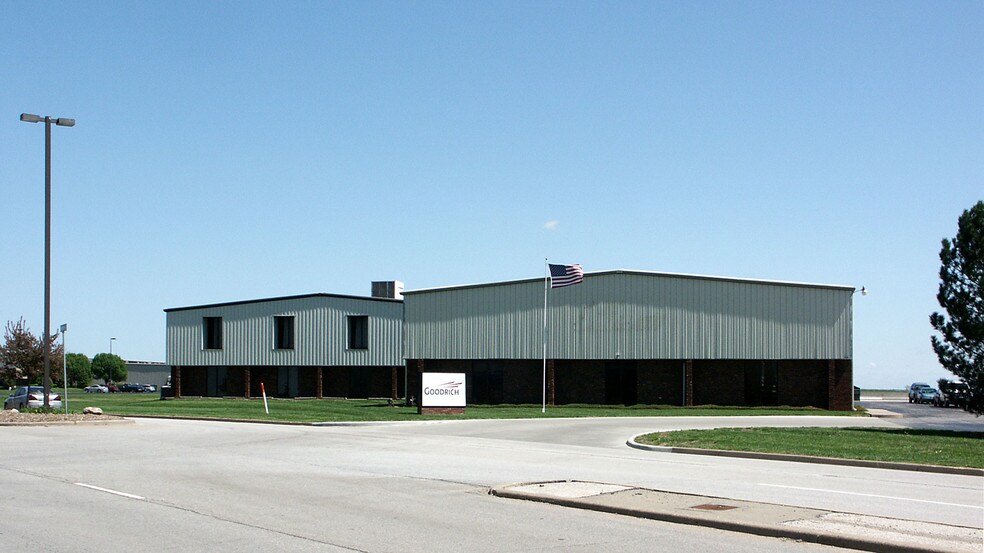 400 New Century Parkway portefeuille de 3 propriétés à vendre sur LoopNet.ca - Photo principale - Image 2 de 3