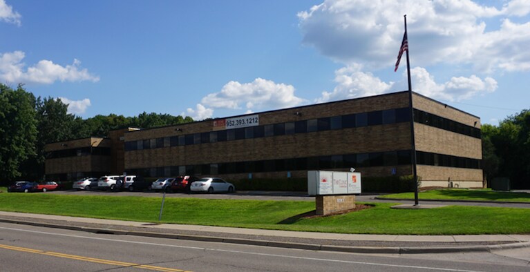 8085 Wayzata Blvd, Minneapolis, MN for lease Primary Photo- Image 1 of 24