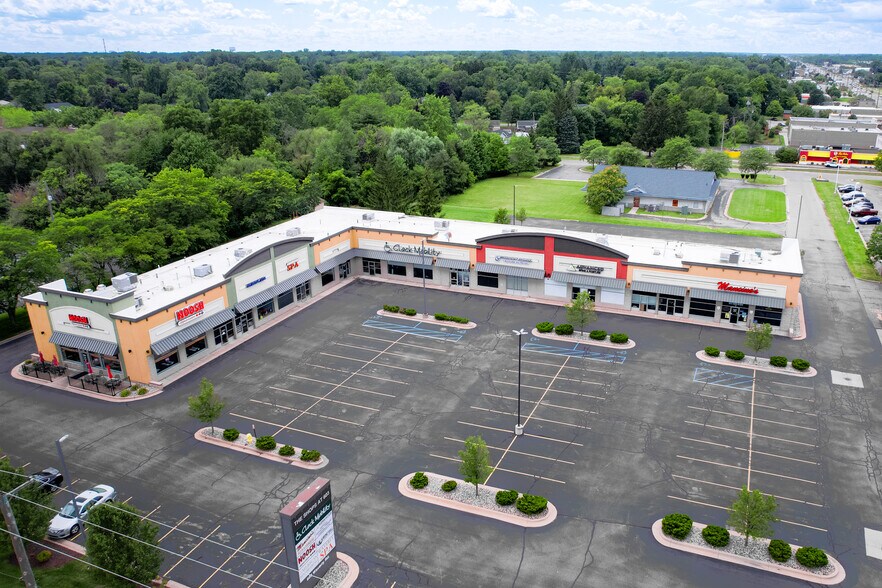 603 N Waverly Rd, Lansing, MI à louer - Photo du bâtiment - Image 1 de 3