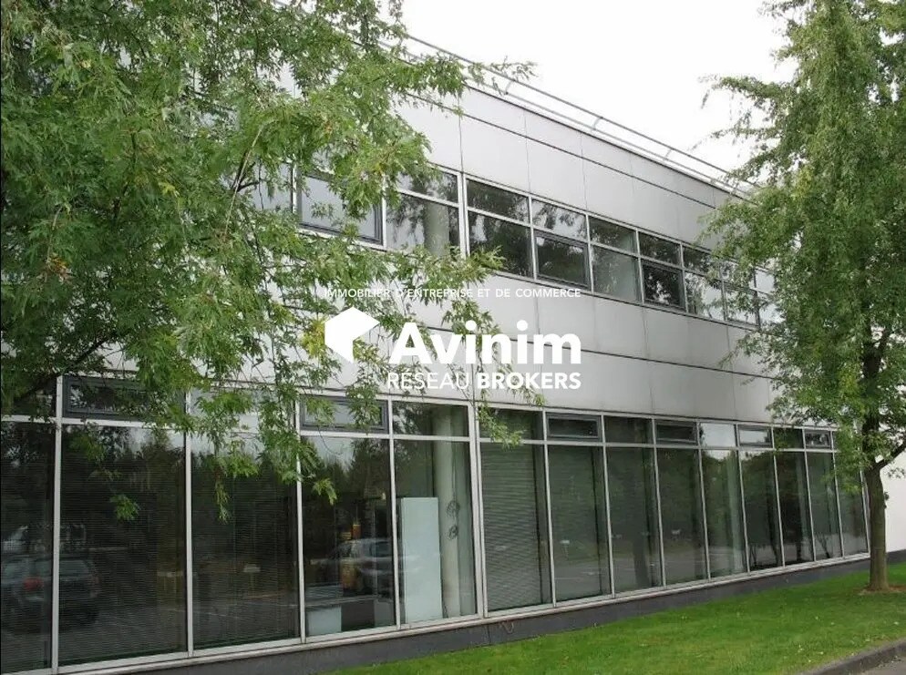 Office in Tremblay-en-France for lease Building Photo- Image 1 of 22