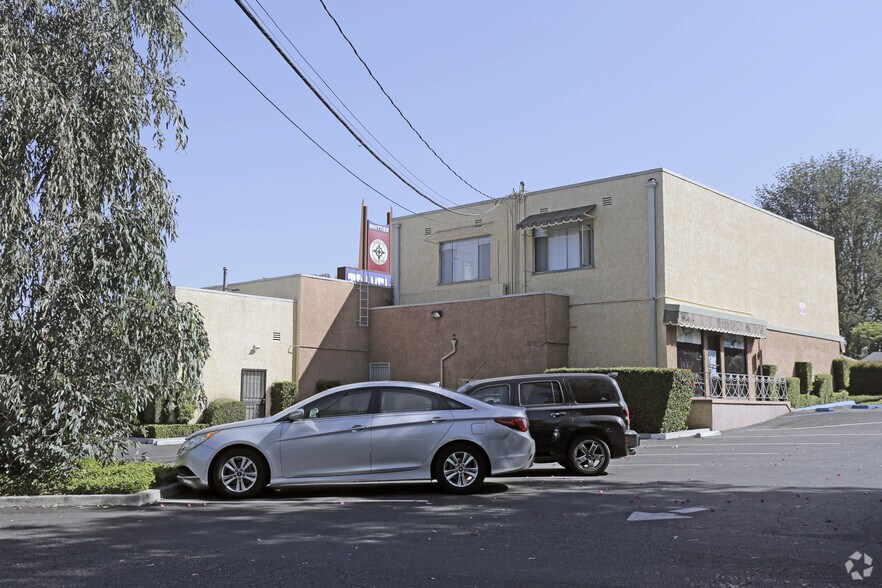 11142-11148 Whittier Blvd, Whittier, CA à vendre - Photo du bâtiment - Image 2 de 3