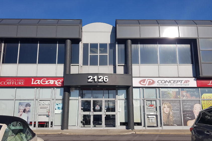 2122-2134 Av Victoria, Longueuil, QC for lease - Building Photo - Image 2 of 9