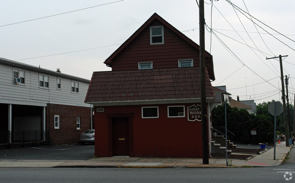 260 Ridge Rd, Lyndhurst, NJ à louer - Photo du bâtiment - Image 2 de 2