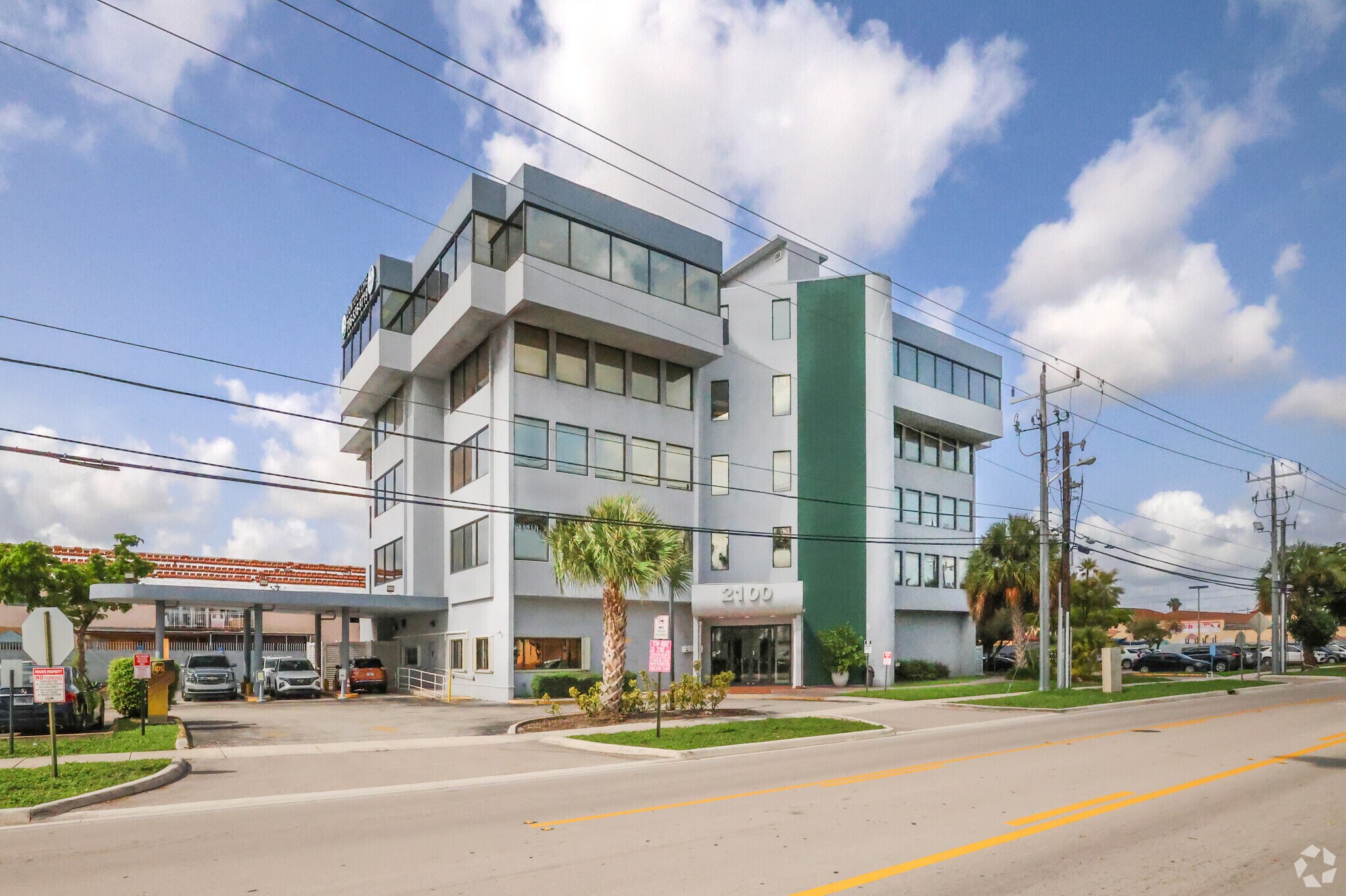 2100 W 76th St, Hialeah, FL à vendre Photo principale- Image 1 de 1