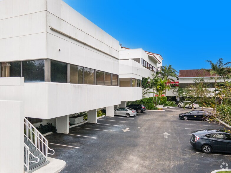 6950 Cypress Rd, Plantation, FL for lease - Building Photo - Image 2 of 9