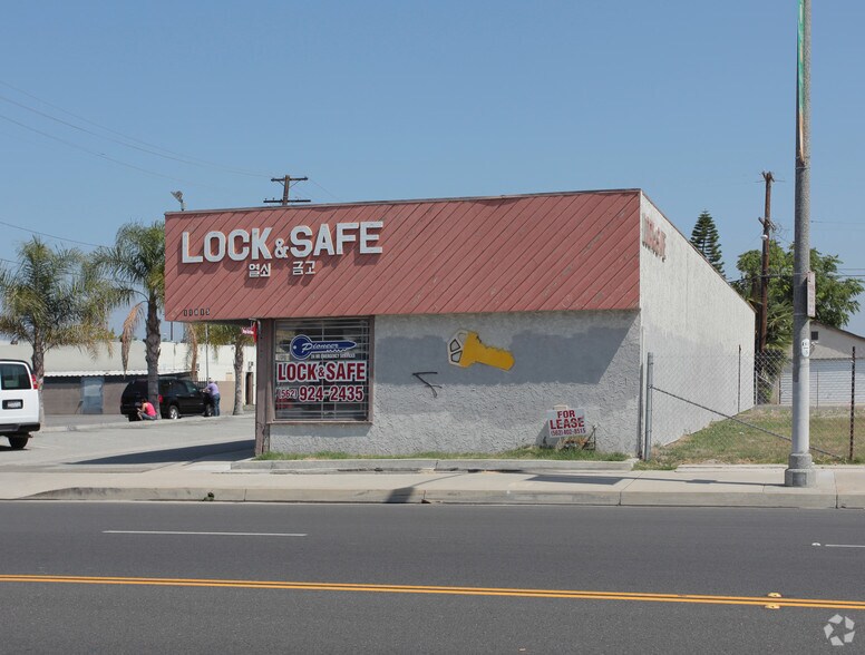 11815-11821 Centralia St, Lakewood, CA à vendre - Photo du bâtiment - Image 3 de 8