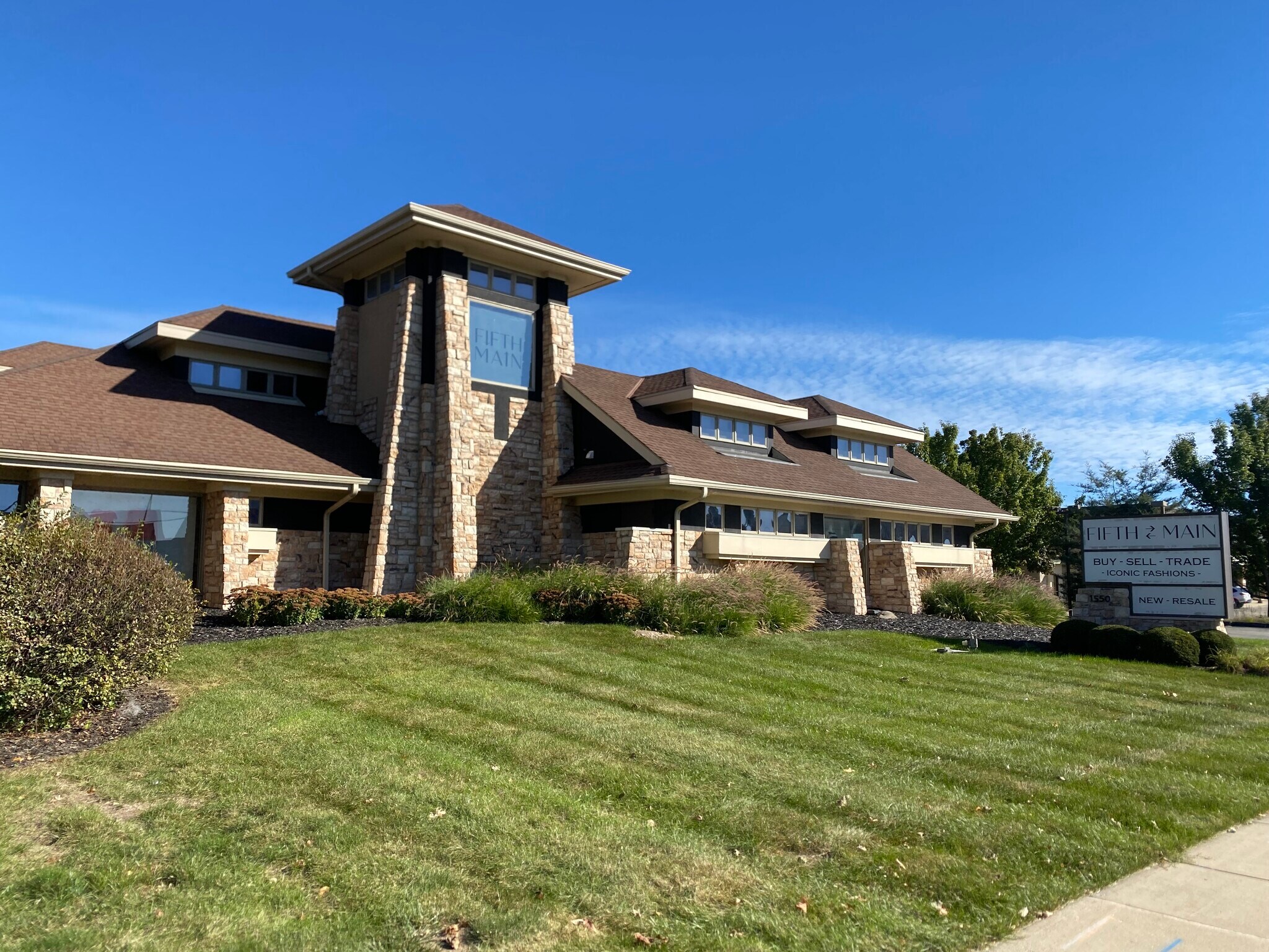 1550-1556 W Mequon Rd, Mequon, WI à vendre Photo du bâtiment- Image 1 de 13