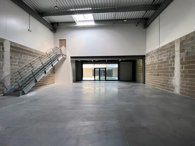 Flex dans Mérignac à louer - Photo du bâtiment - Image 2 de 8