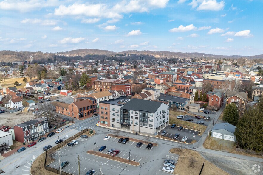 132 Locust St, Columbia, PA à louer - Aérien - Image 2 de 3