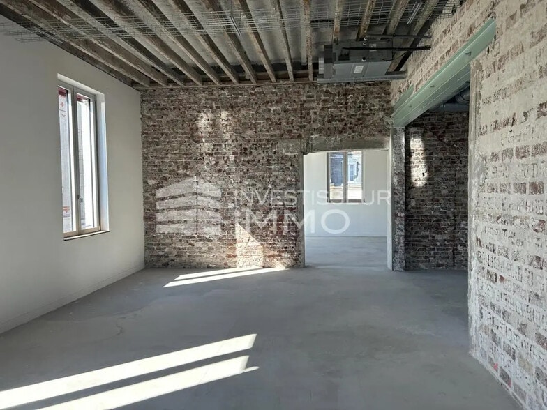 Office in Malakoff for lease - Interior Photo - Image 3 of 5