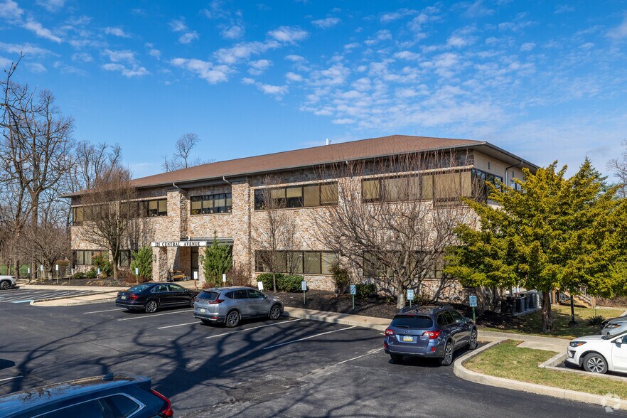 325 W Central Ave, Malvern, PA à vendre - Photo du bâtiment - Image 2 de 3