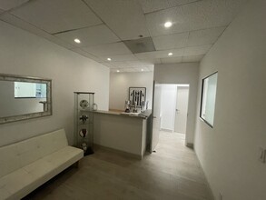 6404 Wilshire Blvd, Los Angeles, CA for lease Interior Photo- Image 1 of 7