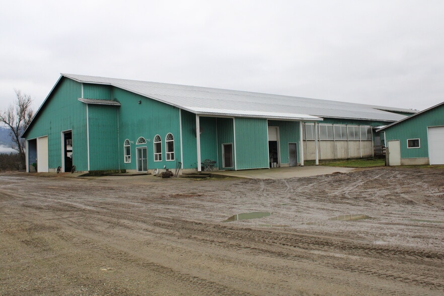 4809 Back Enderby Rd, Armstrong, BC for sale - Building Photo - Image 2 of 18