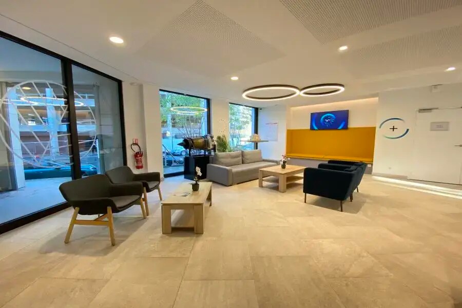 Allée Gustave Eiffel, Issy-les-Moulineaux for lease Lobby- Image 1 of 3