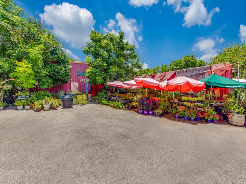 2006 Pinn Rd, San Antonio, TX à vendre - Photo du bâtiment - Image 1 de 25