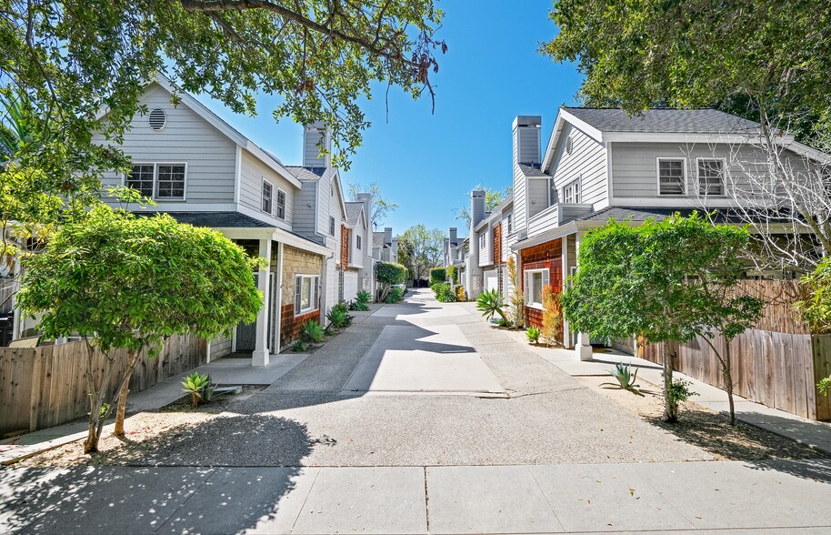 1617 Chapala St, Santa Barbara, CA for sale - Primary Photo - Image 1 of 15