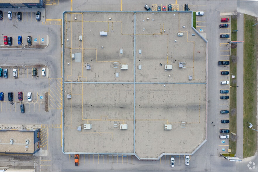 9950 Macleod Trl SE, Calgary, AB for lease - Building Photo - Image 2 of 8