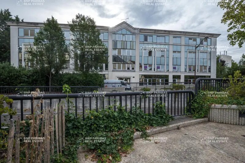 7 Rue Jean Mermoz, Versailles à louer Photo du bâtiment- Image 1 de 12