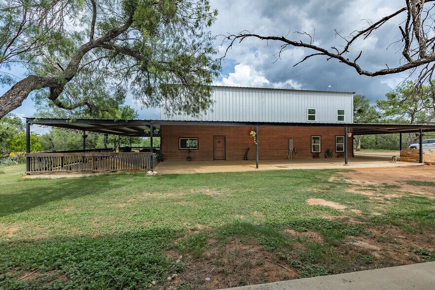 7485 Smith Rd, Somerset, TX à vendre - Photo du bâtiment - Image 3 de 15