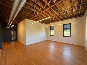 1201 Keosauqua Way, Des Moines, IA for lease Interior Photo- Image 1 of 2