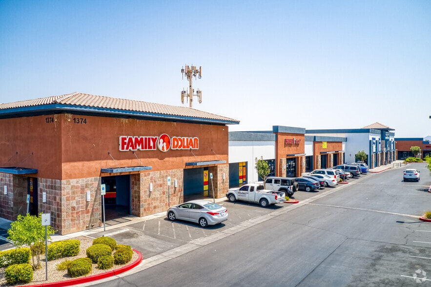 1366-1374 W Cheyenne Ave, North Las Vegas, NV à louer - Photo du bâtiment - Image 3 de 13