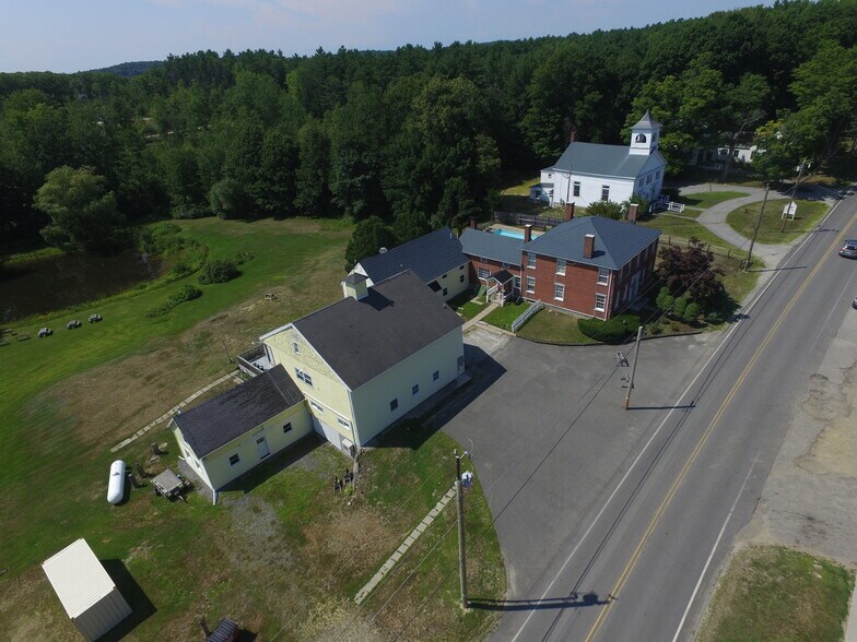 1887 Hallowell Rd, Litchfield, ME à vendre - Photo du bâtiment - Image 2 de 17