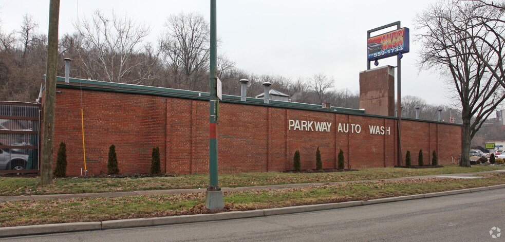 3330 Central Pky, Cincinnati, OH à vendre - Photo du bâtiment - Image 2 de 2