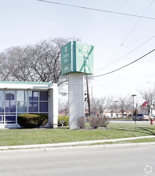 1460 S Byrne Rd, Toledo, OH à louer - Photo du bâtiment - Image 2 de 15