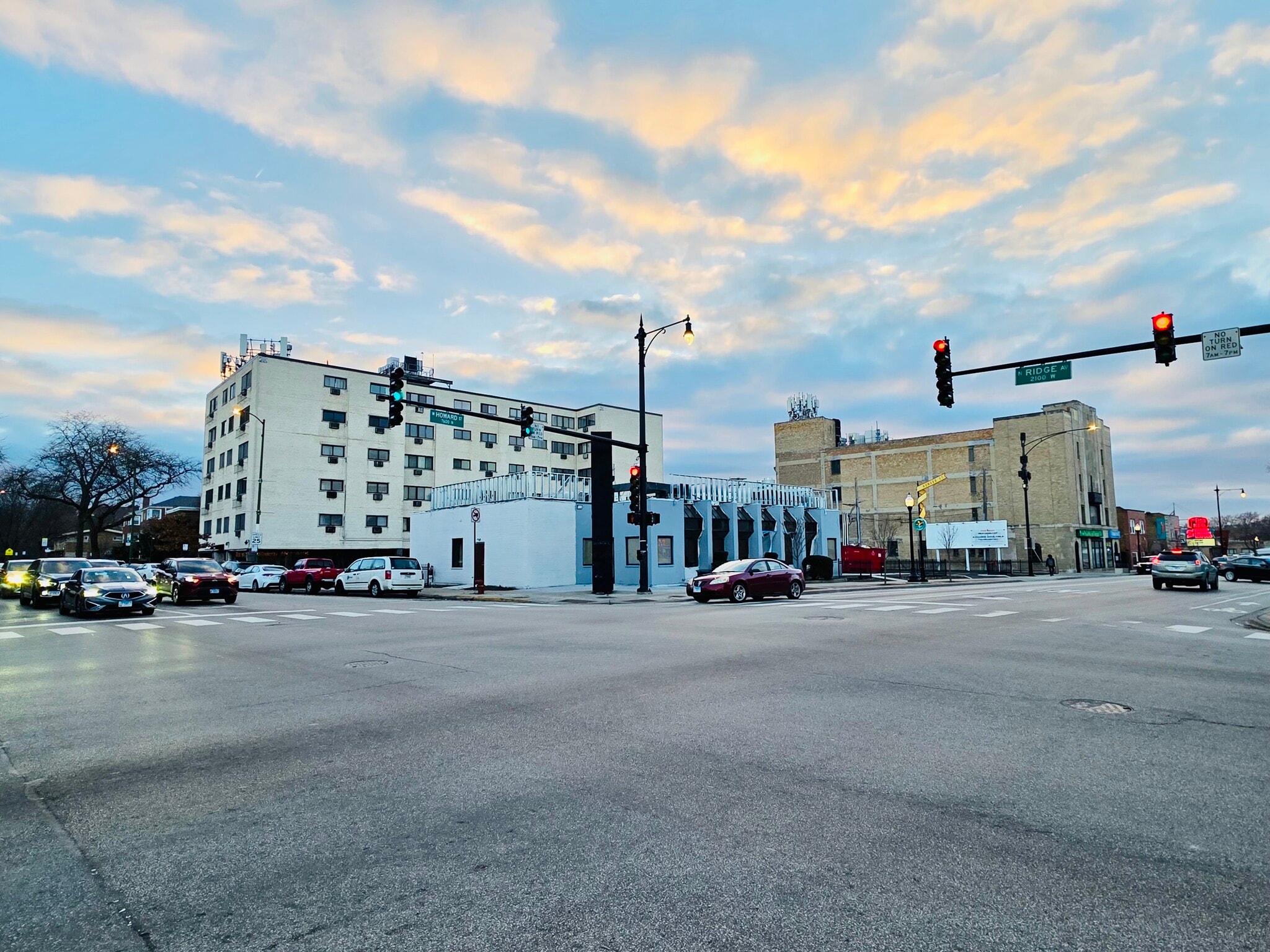 2201 W Howard St, Chicago, IL for lease Primary Photo- Image 1 of 14