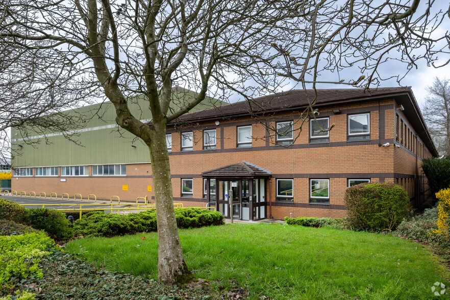 Dudley Rd, Brierley Hill for sale - Primary Photo - Image 1 of 4