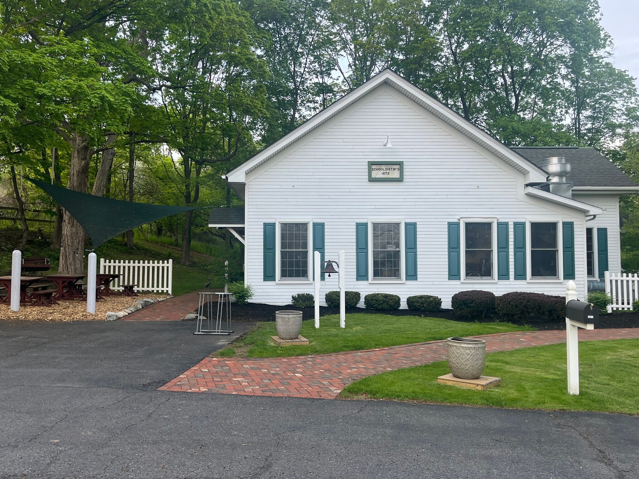 1011 Hoosick Rd, Troy, NY à vendre Photo du bâtiment- Image 1 de 1