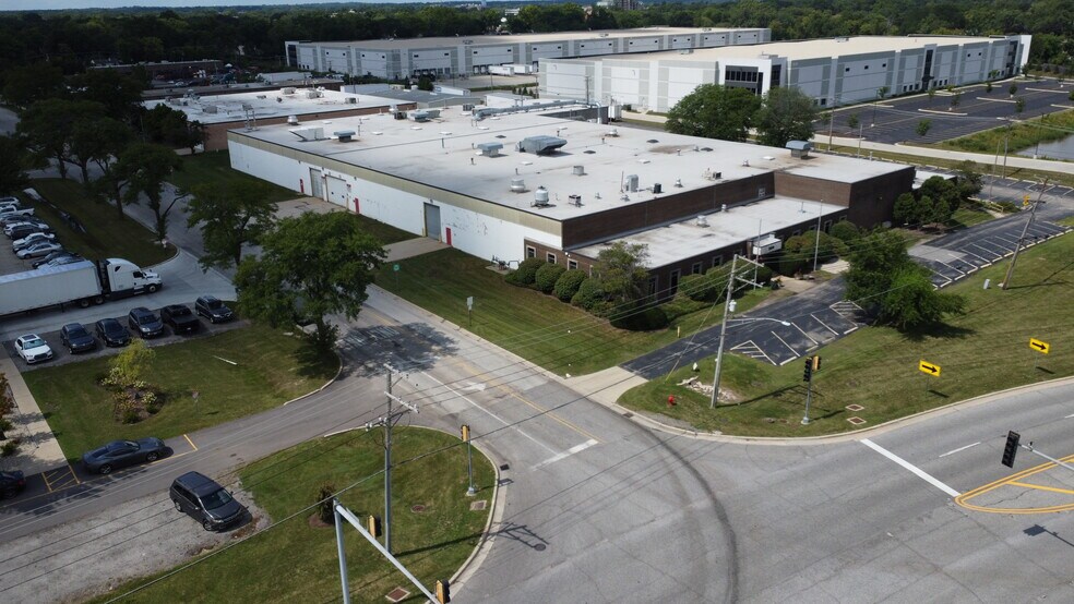 250 S Hicks Rd, Palatine, IL à vendre - Aérien - Image 1 de 5