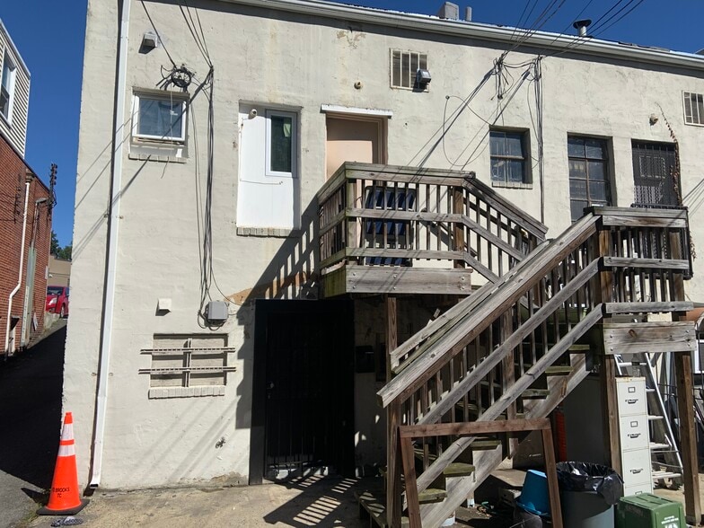 2718-2720 Washington Blvd, Arlington, VA for lease - Building Photo - Image 2 of 13