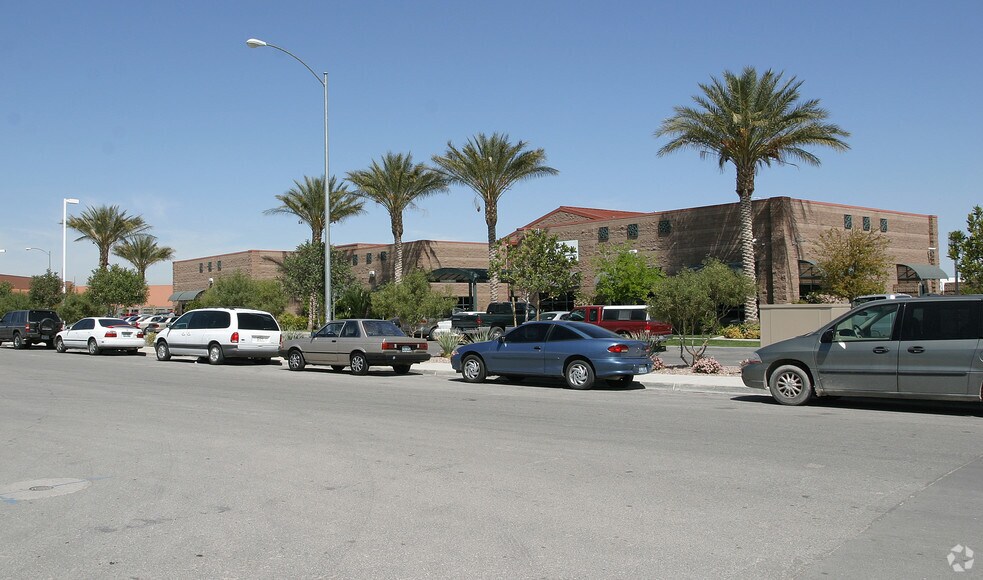 91 Corporate Park Dr, Henderson, NV for lease - Building Photo - Image 2 of 4