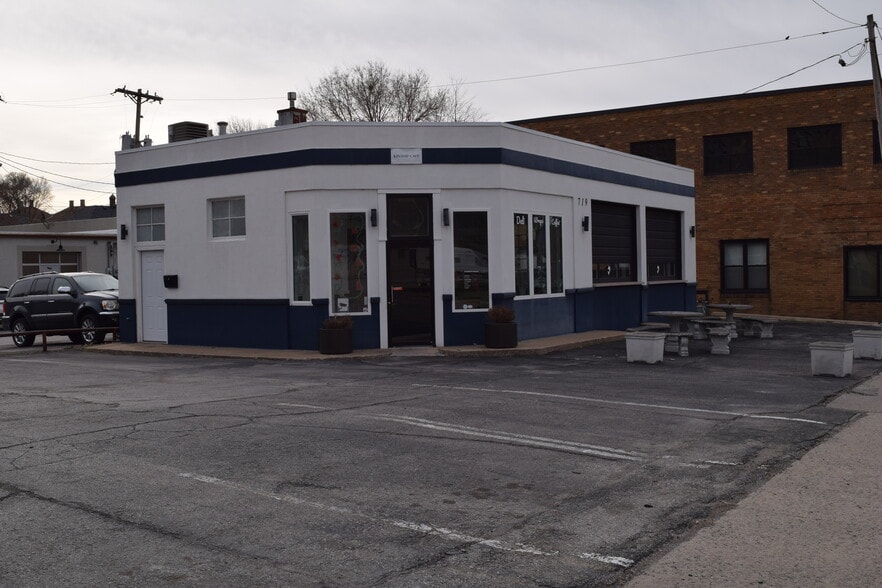 719 N 6th St, Kansas City, KS for lease - Primary Photo - Image 1 of 8