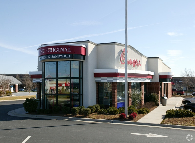 659 Fairview Rd, Simpsonville, SC à louer - Photo du bâtiment - Image 2 de 4