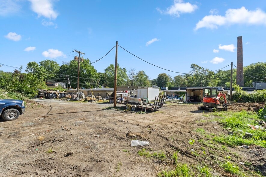 80 Jackson Flat Rd, Hope, RI à vendre - Photo du bâtiment - Image 3 de 37