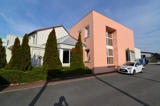 Avenue Gabriel Péri, Montesson for lease Building Photo- Image 1 of 11